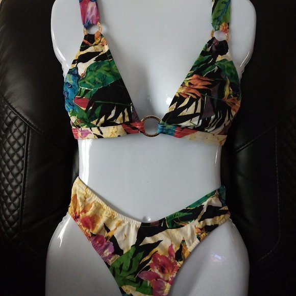 Bikini π π without tags. Make me an offer π - Picture 1 of 10